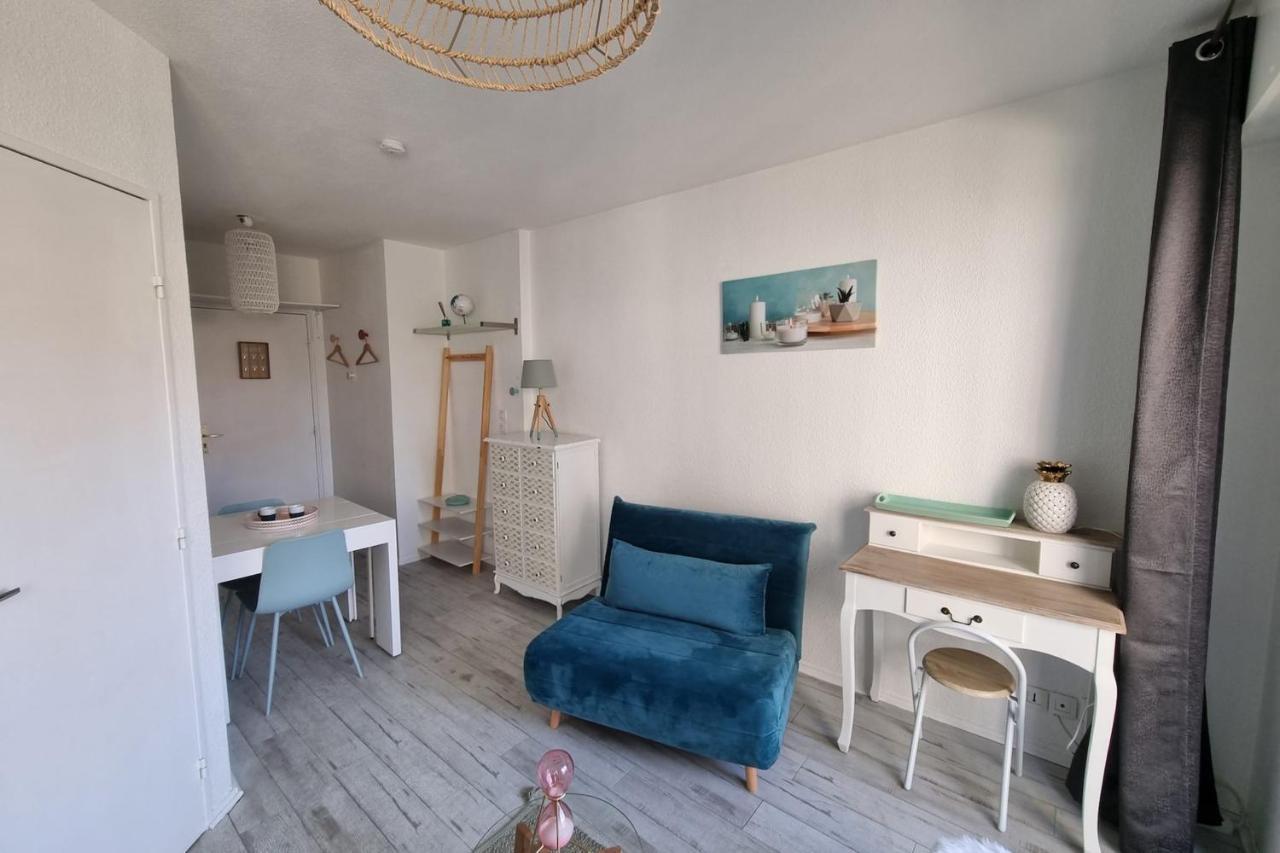 Studio In Front Of Marcel Proust Promenade Cabourg Exterior photo